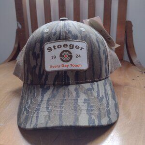 This is a "Stoeger" brand gun hat